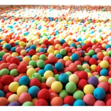 Sachet de 100 Boules Multicolores CEE - 22049 - Cotillons