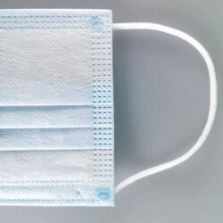 Masque Chirurgical Jetable Type IIR avec Pince-Nez – EN 14683 – Sans Latex - 12M002 - Rince-doigts & Hygiène de Table