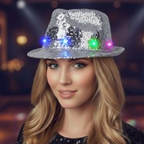 Chapeau Sequin Argent Clignotant 6 LED avec Piles LR44 pas cher | Fiesta Factory