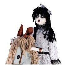 Poupée maléfique animée Halloween cheval à bascule 70 cm