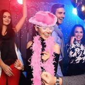 Boa en Plumes – Accessoire Glamour Anniversaire & EVJF